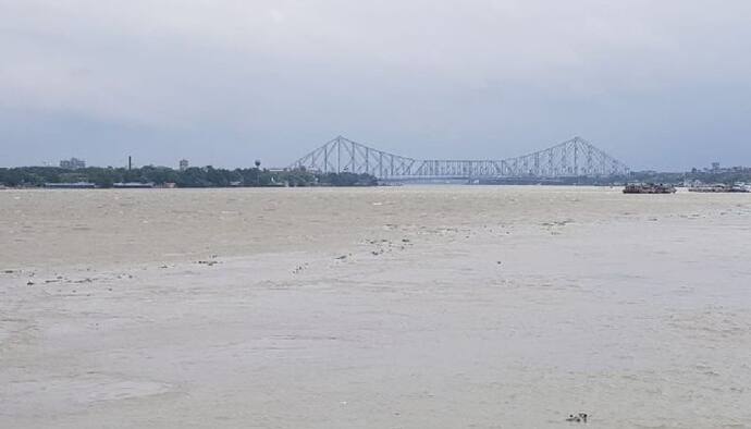 ১১ জুন ভরা কোটালে জল বাড়তে পারে গঙ্গায়, তাই এখন থেকেই সতর্ক কলকাতা পুরসভা