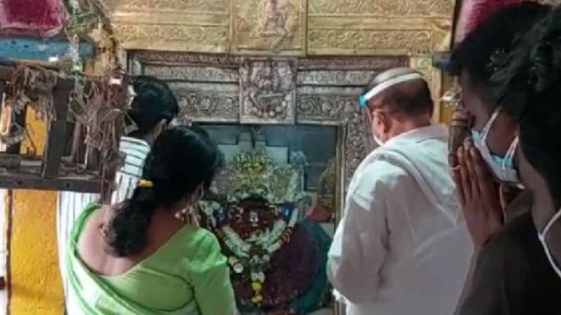 BJP MLA Ramachandrappa  breaks Covid curbs to visit temple at Davanagere rbj