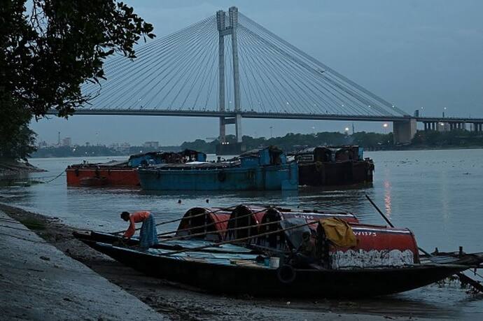  আজ কি বৃষ্টি হবে কলকাতায়, শহরের তাপমাত্রা নিয়ে কী বলছে হাওয়া অফিস