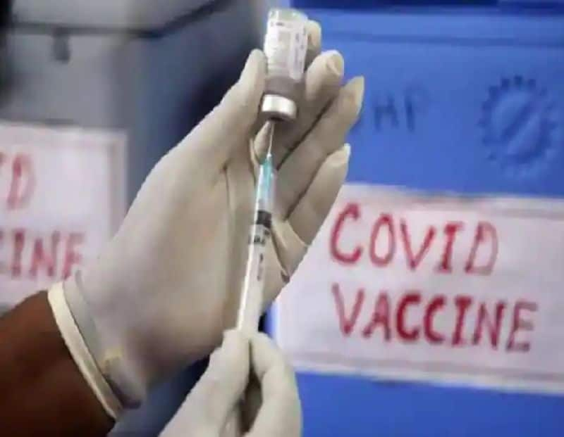 Congress MLA shamanur shivashankarappa decides to supply covid vaccine his own expense rbj