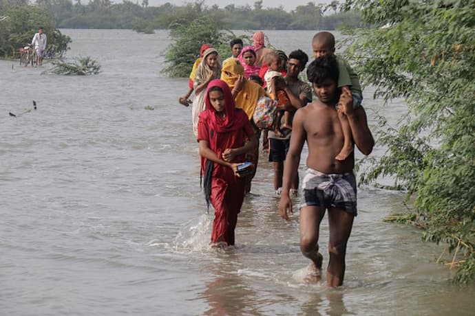 ঘূর্ণিঝড় যশে ৩০০ থেকে ৩০ হাজার ক্ষতিপূরণের ঘোষণা, কীভাবে মিলবে সরকারি দান, জানাল রাজ্য সরকার