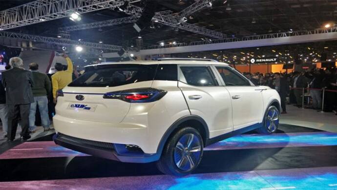 XUV400 लाने की तैयारी कर रही Mahindra, 8 EV समेत 13 नए Vehicle करेगी लॉन्च