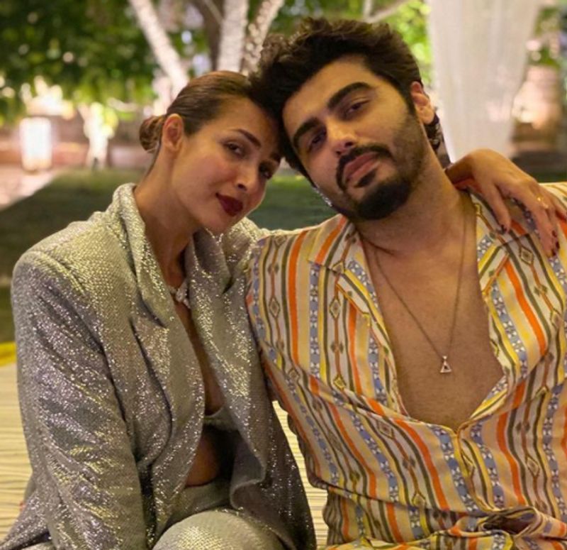 Did Malaika Arora avoid Arjun Kapoor? Actress walks past him, he still protects her from crowd (WATCH VIDEO) RKK