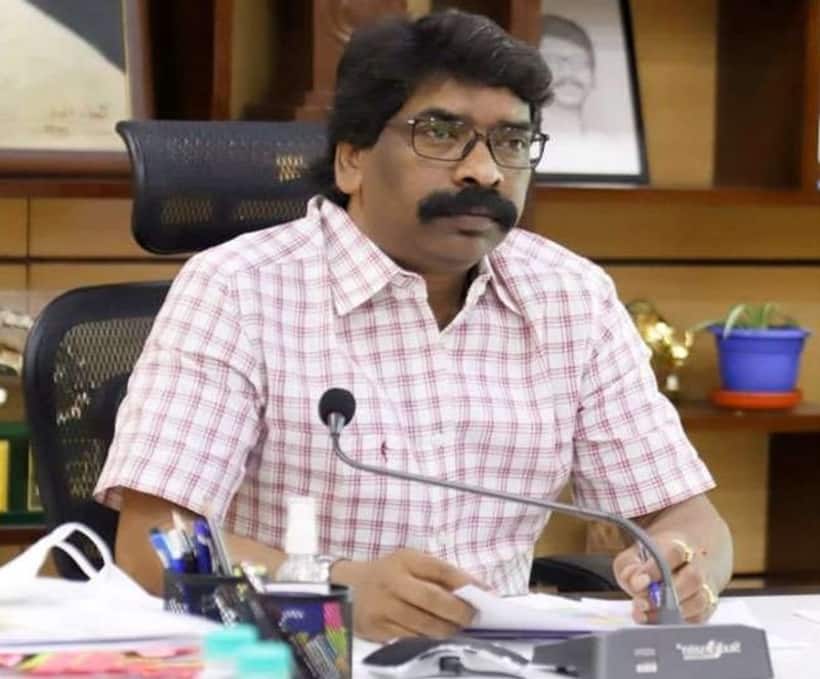 Illegal mining case: ED recovers two AK-47 rifles from close aide of Jharkhand CM Hemant Soren
