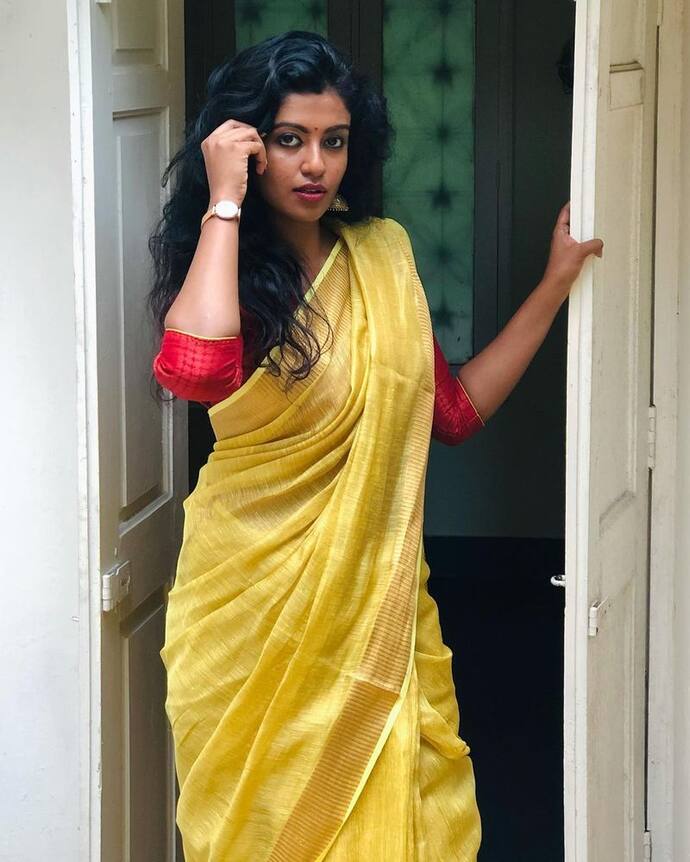 <p>மஞ்சள் காட்டு மைனாவாக மாறிய கண்ணம்மா&nbsp;</p>
