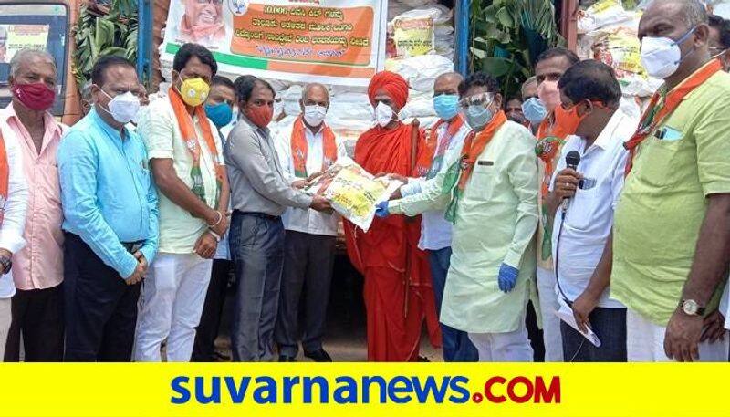 MLA Halappa Achar Given Ten Thousand grocery Kit at Yelburga in Koppal grg