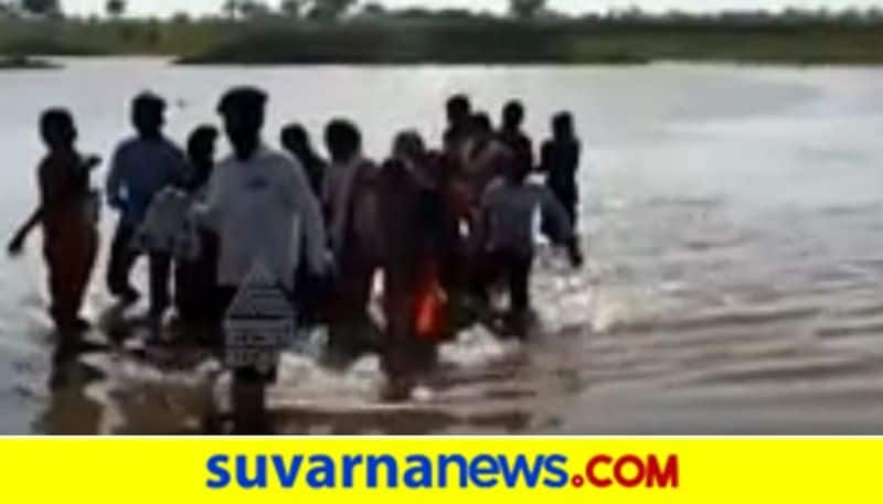 Vijayapura Devotees visiting Babaladi Mutt to have darashanam of Sadashiva Ajja hls