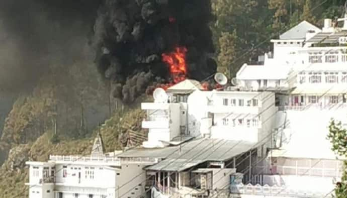 मां वैष्णों देवी मंदिर में आग, श्रद्धालु पूरी तरह सुरक्षित, दर्शन पर कोई रोक नहीं