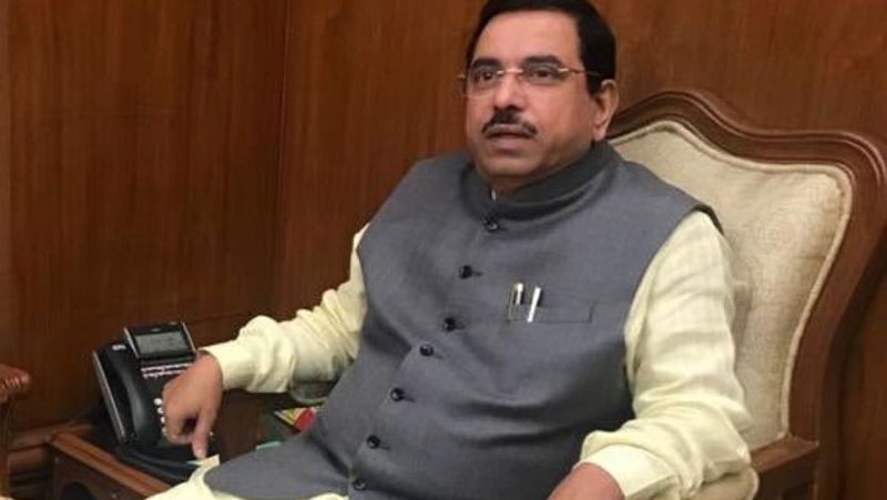 Union Minister Prahlad Joshi takes a swipe at Farooq Abdullah for his pro-Pakistan statements -dnm