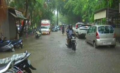 সকালেই বজ্রবিদ্যুৎ সহ ঝাপিয়ে বৃষ্টি রাজ্যের এই জেলা গুলিতে, সপ্তাহান্তে পারদ চড়ল কলকাতায়