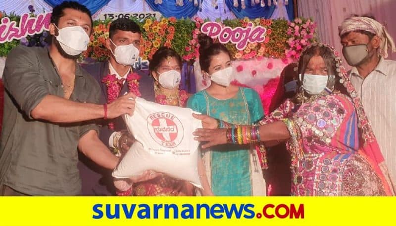 Newly wed from Gadag distributes food kit with Harshika Poonacha Bhuvan Ponnanna vcs