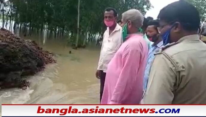 বৃষ্টি বিপর্যয়, জলের চাপে ভেঙে গেল পূর্ত দফতরের তৈরি রাস্তা, দেখুন