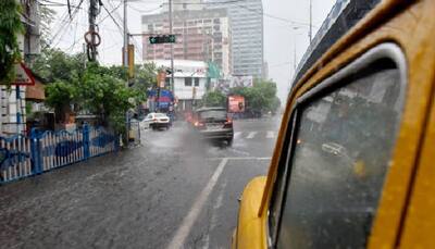 কমবে না ঘাম প্যাচপ্যাচে গরম, মঙ্গলবার সারাদিন বৃষ্টি হবে কি, জানাল হাওয়া অফিস