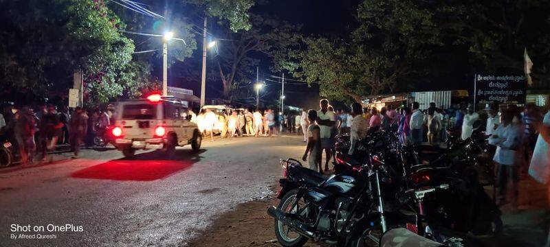 Drunkard Demolished Gandhi Statue in Koppal grg