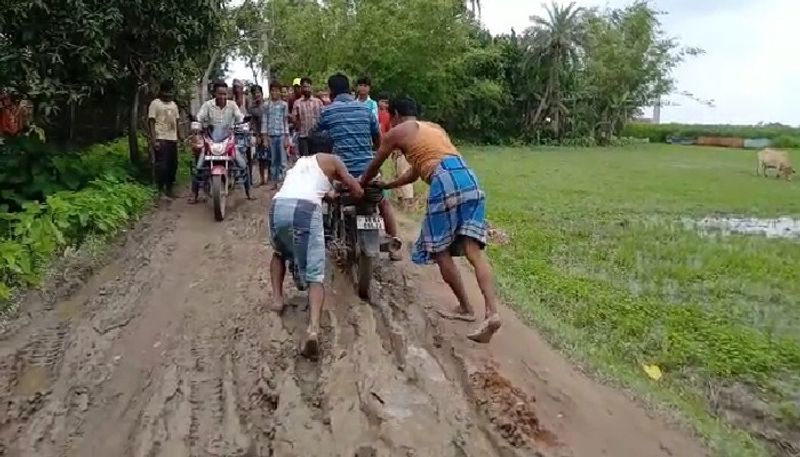 Farmers Who Repaired the Road in Kalaburagi grg