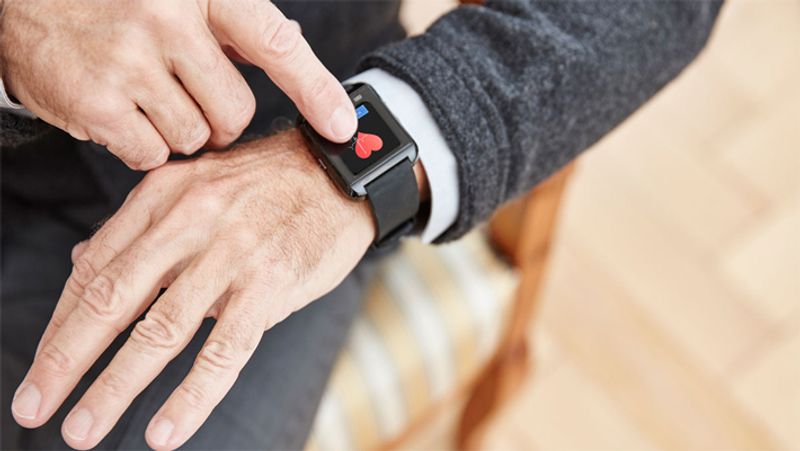 News Study Says Wearable bands and smart watches Motivate People to Exercise More