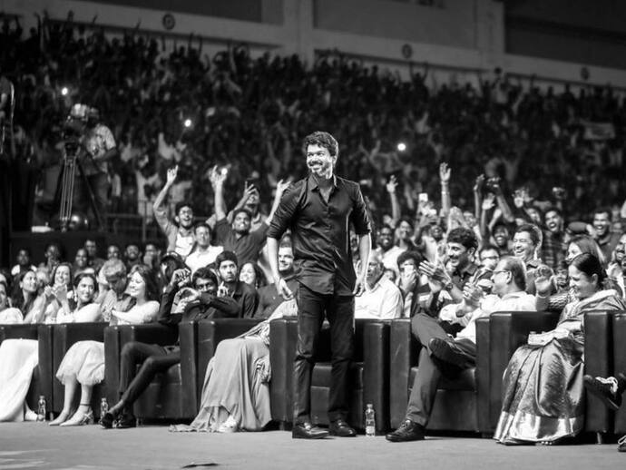 <p>இளைய தளபதியில் ஆரம்பித்து தளபதி வரை விஜய்யின் அசாத்திய வெற்றியும், இமாலய சாதனைகளும் சர்வ சாதாரணமாக கிடைத்தது கிடையாது. அவருடைய கடின உழைப்பிற்கு கிடைத்த வெற்றி என்பது அனைவரும் அறிந்த செய்தியே.&nbsp;</p>
