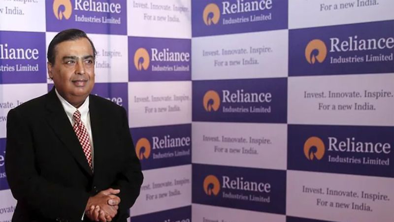 Reliance AGM 2024 Mukesh  Ambani  Announce 100 GB Cloud Storage to Jio Users mrq