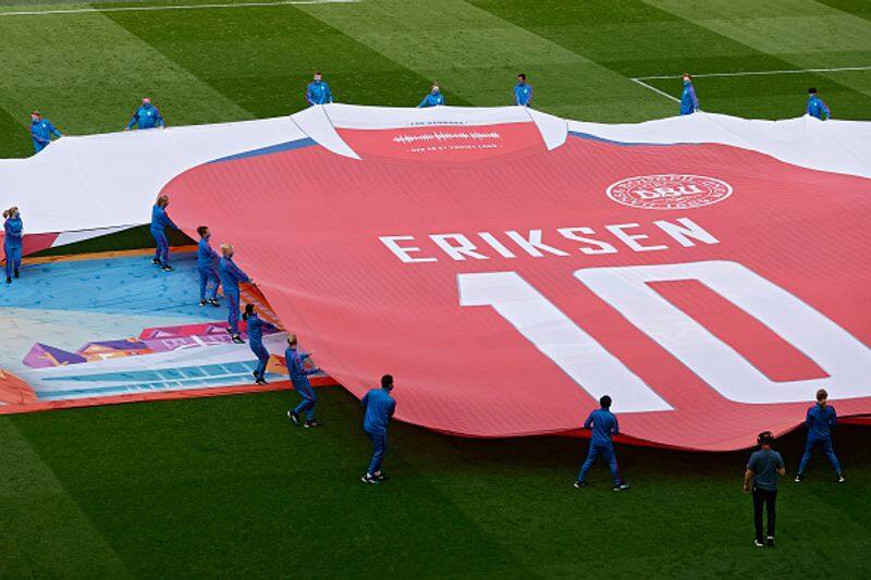 UEFA Euro 2020 Gareth Bale presented a jersey dedicated to Christian Eriksen