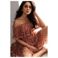జీరో సైజ్ బాడీలో సూపర్ హాట్ గా రకుల్... అందాలతో కూడా దాడి చేయవచ్చని నిరూపిస్తుందిగా!