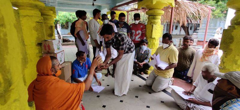 Anandaiah Covid Medicine Free Distribute at Anegondi in Koppal grg