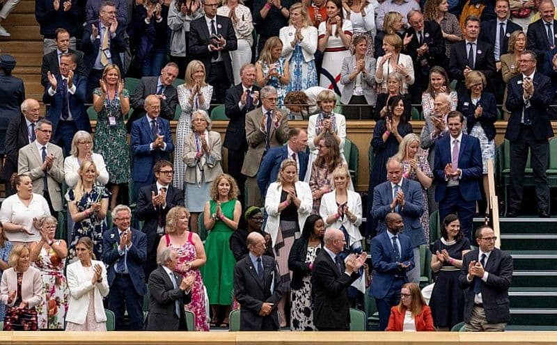 Heartwarming 'thank you' to UK's Covid warriors at Wimbledon-VPN