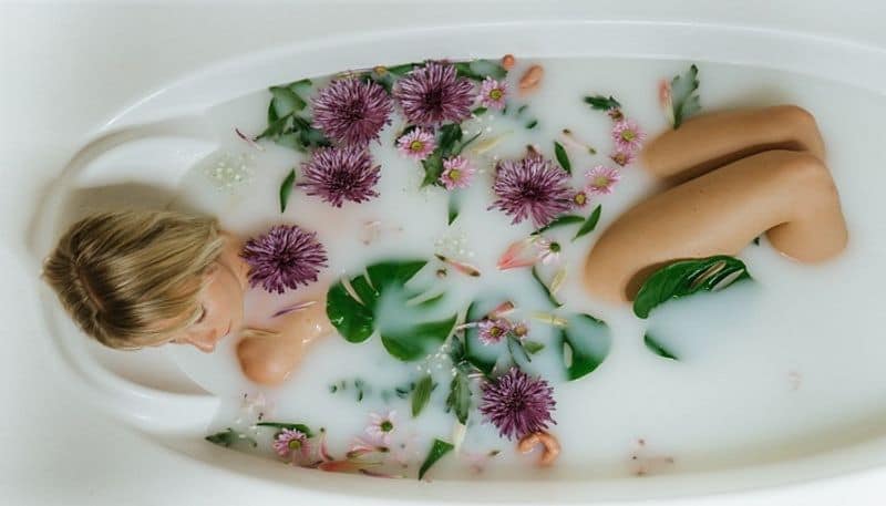 how to make a milk bath to pamper your skin - bsb