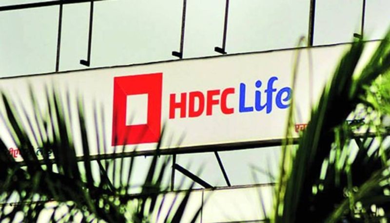 standard life sell stake in hdfc Life Insurance