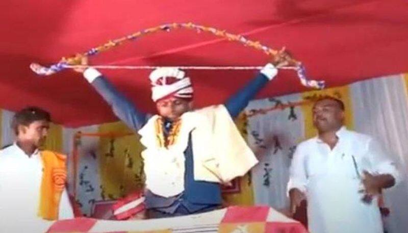 Groom breaks bow before marriage in bihar