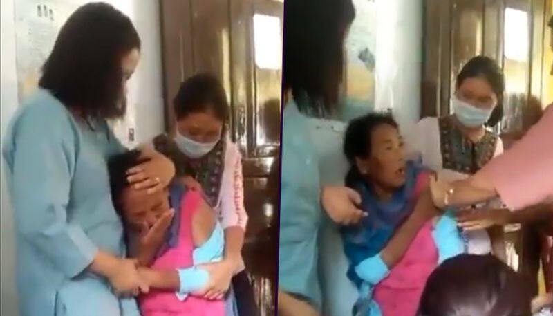 Woman screams out in fear while taking Covid-19 Vaccine; Watch hilarious video - gps