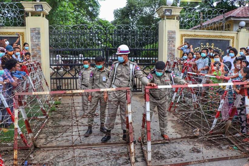 మయన్మార్ లో తిరుగుబాటు దారులపై వైమానిక దాడులు.. 100మంది మృతి, పలువురికి గాయాలు.. 