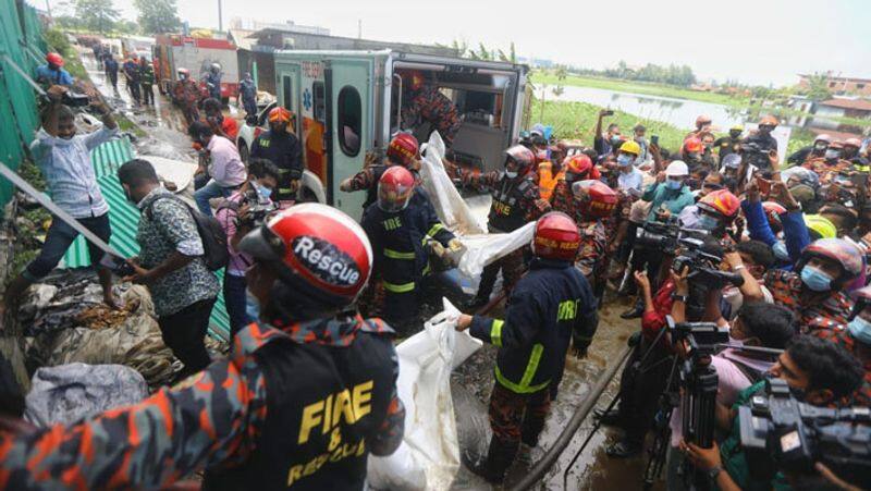 Massive fire at Bangladesh food factory kills 52, dozens injured; building still in flames-dnm