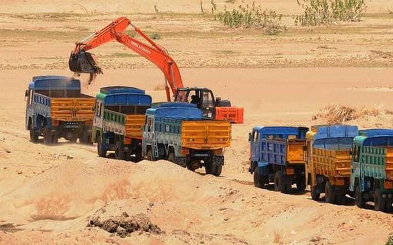 vao complaint against sand Mafia in dindigul district vel