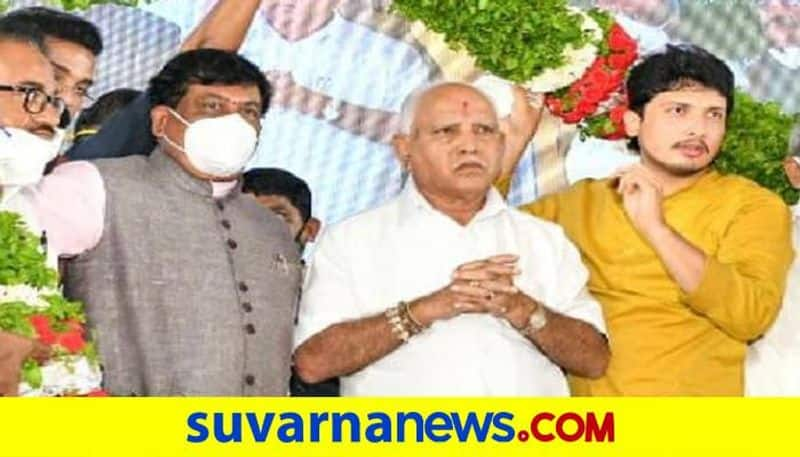 BS Yediyurappa Will be Continue As CM in Karnataka Says Murugesh Nirani grg