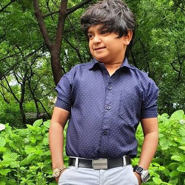 జబర్దస్త్ కమెడియన్ నరేష్ అసలు వయసు తెలుసా.. ఆయన భార్య ఎవరో, ఎలా దూరం  అయ్యిందో తెలిస్తే షాక్ అవుతారు! | jabardasth naughty naresh age shocks you  and here are her wife ...