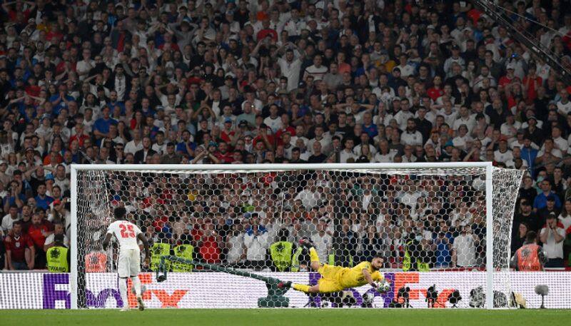 Euro 2020 Italy Goalkeeper Gianluigi Donnarumma named player of the tournament