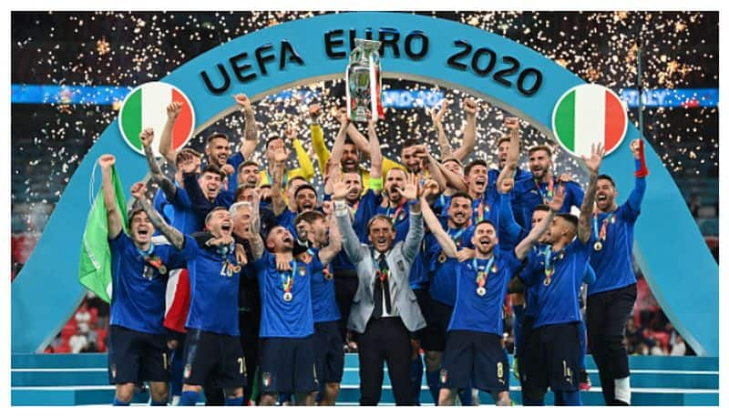 Italy beats England in Euro 2020 Final, football fans riots in London CRA