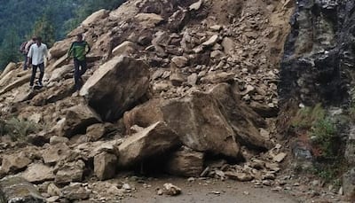 প্রাকৃতিক তাণ্ডবে লন্ডভন্ড হিমাচল আর উত্তরাখণ্ড, খোঁজ নিলেন স্বরাষ্ট্রমন্ত্রী অমিত শাহ, দেখুন ছবিতে