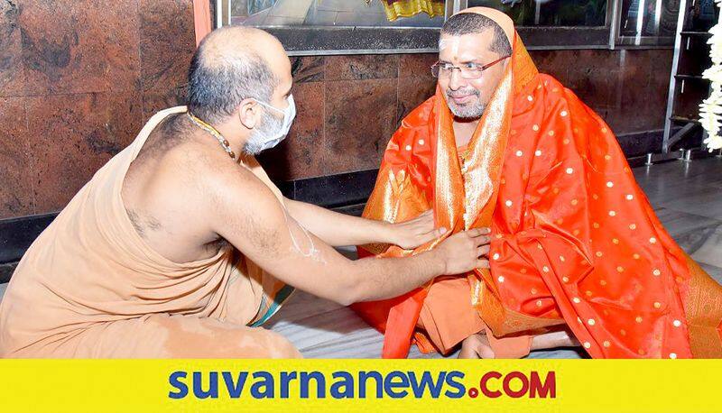 Edneer swamiji visits udupi Sri krishna mutt mah