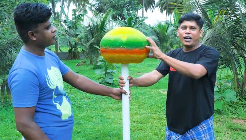 Food vlogger's 25kg Lollipop amazes netizens; Watch video-tgy