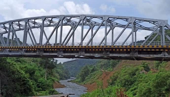 একাধিক বাধা পেরিয়ে  তৈরি মণিপুরের মাকরু ব্রিজ, উদ্বোধন করলেন কেন্দ্রীয় মন্ত্রী নীতিন গডকরি