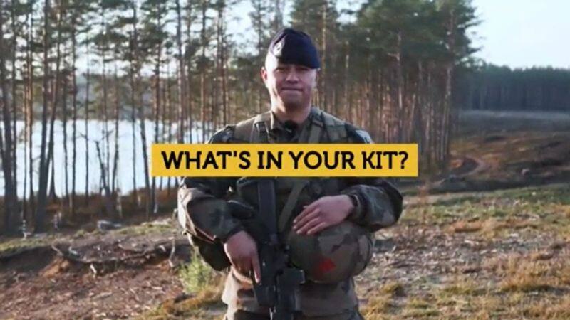 Video Inside a French mechanised infantry soldier bag