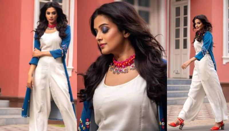 Priyamani s new photoshoot photos viral