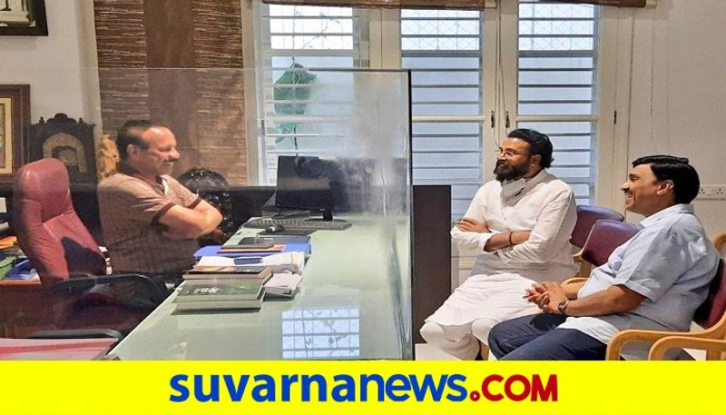 Sriramulu and janardhan reddy Meets Sadananda Gowda at Bengaluru rbj