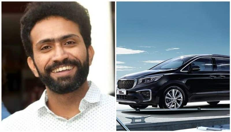 Actor Shine Tom Chacko Brought New Kia Carnival