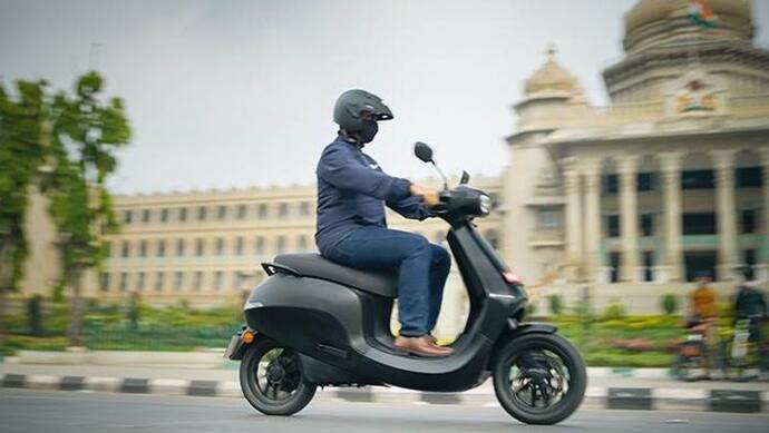 ola scooter की शानदार एंट्री: 499 रु में हो रही बुकिंग, ओपनिंग के 24 घंटे में ही 100,000 लोगों ने कराया बुक