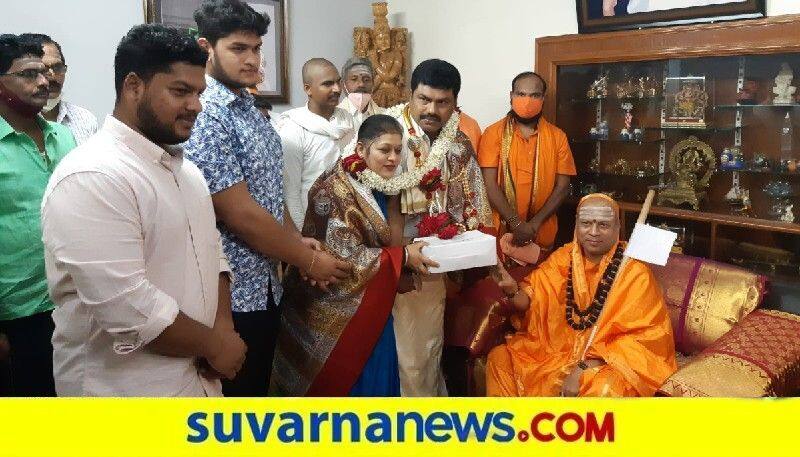 Shri Shaila Swamiji Visits CM BS Yediyurappa house snr