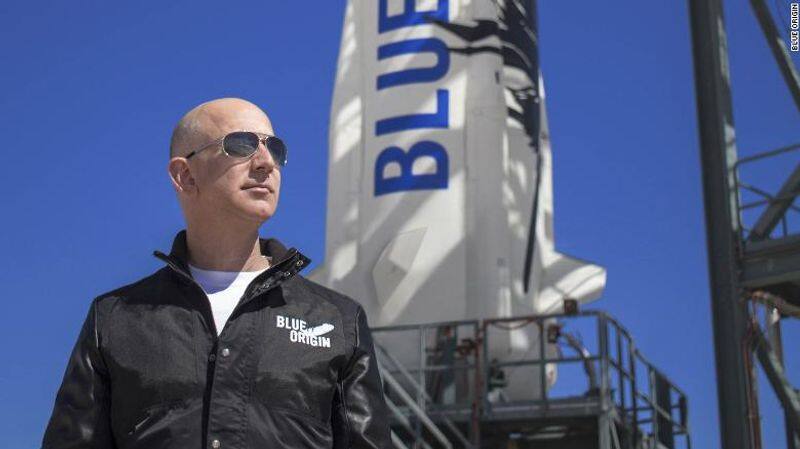 Jeff Bezos led Blue Origin to send 6 passengers into space on Tuesday gcw