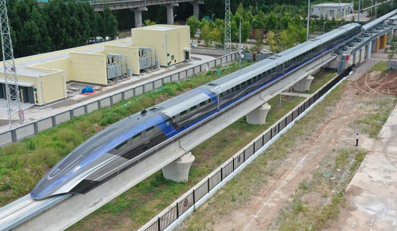 China unveils 'world's fastest' high-speed maglev train capable of traveling over 370 mph-dnm