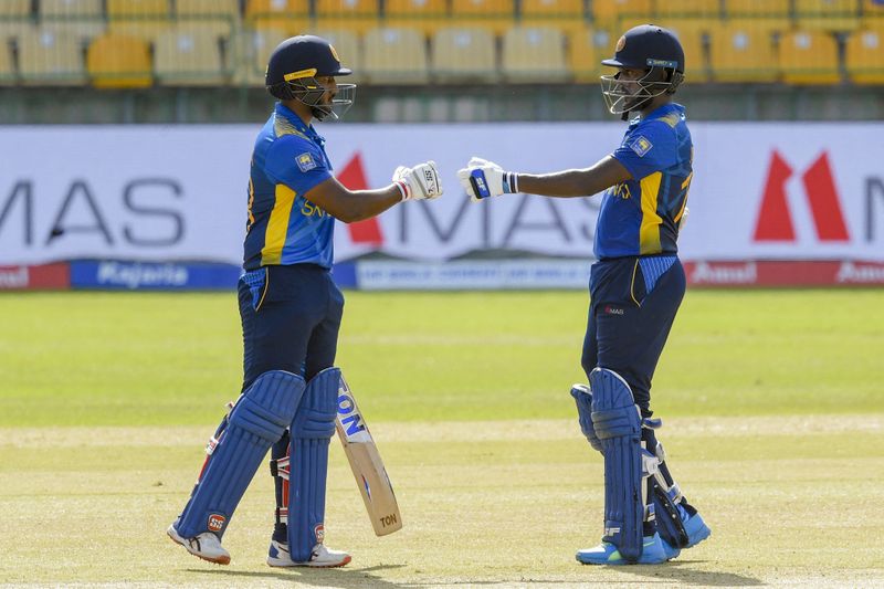 INDvSL Srilanka set 276 run target to Team India in 2nd odi colombo ckm